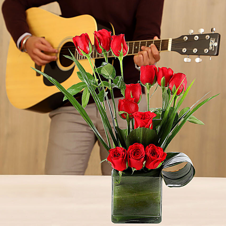 12 Red Roses Vases Melodious Combo 20 to 30 Min