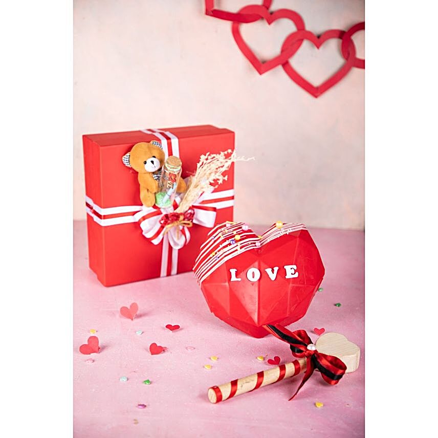 Valentine Sweet Pinata Gift denmark | Gift Valentine Sweet Pinata Gift- FNP