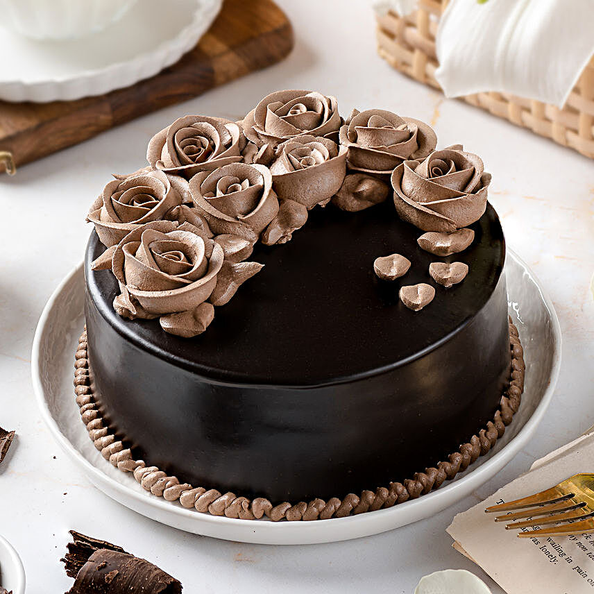 Chocolate Rose Designer Cake- Half Kg Eggless