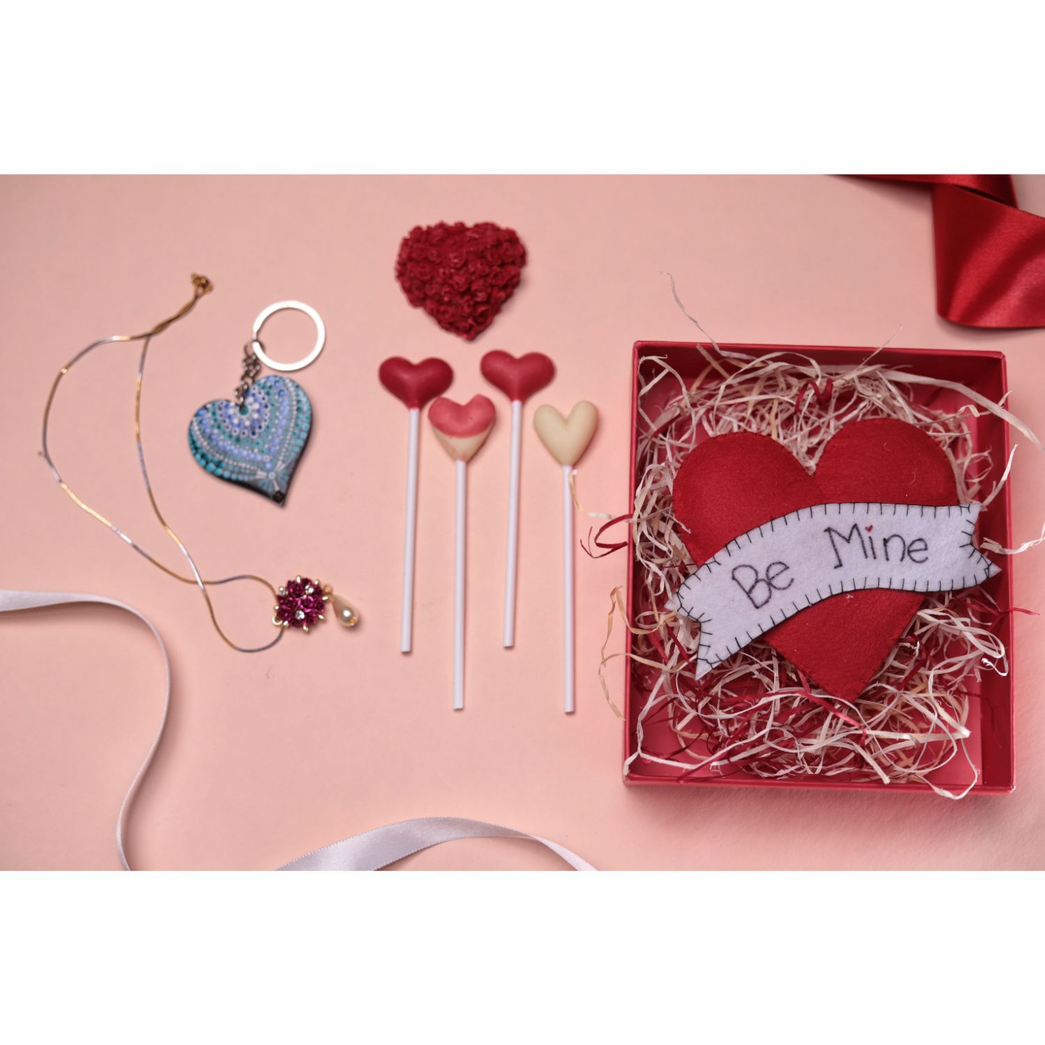 Special Rose Love Gift Box switzerland | Gift Special Rose Love Gift Box-  Ferns N Petals