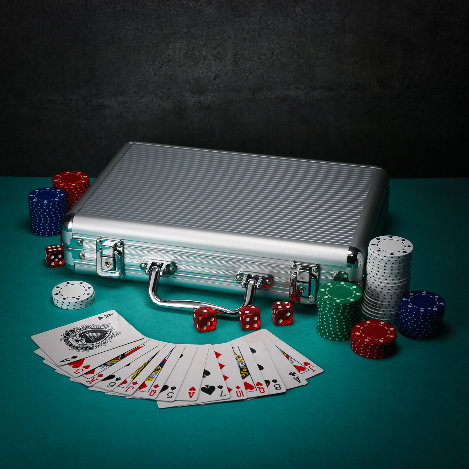 Buy/Send Poker Game Set - 200 pieces Online- Ferns N Petals